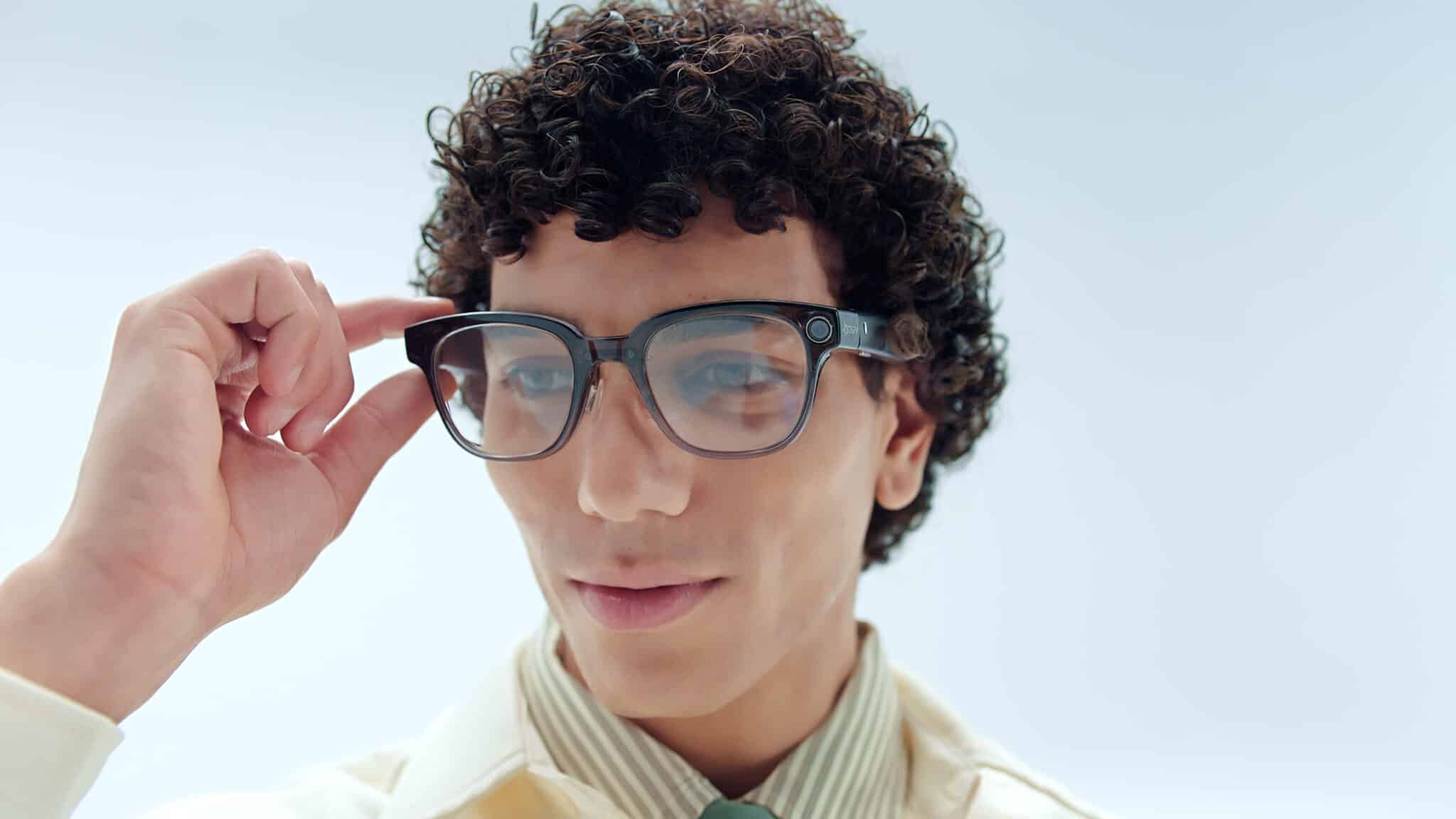 Ant unveils Alipay+ GlassPay smart glasses with iris biometric authentication