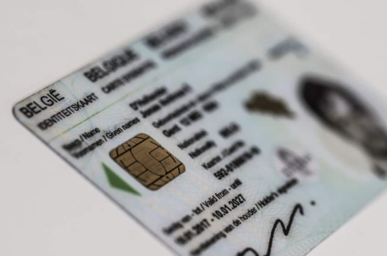 Belgians warned of vulnerability to fake IDs from AI, digital copies